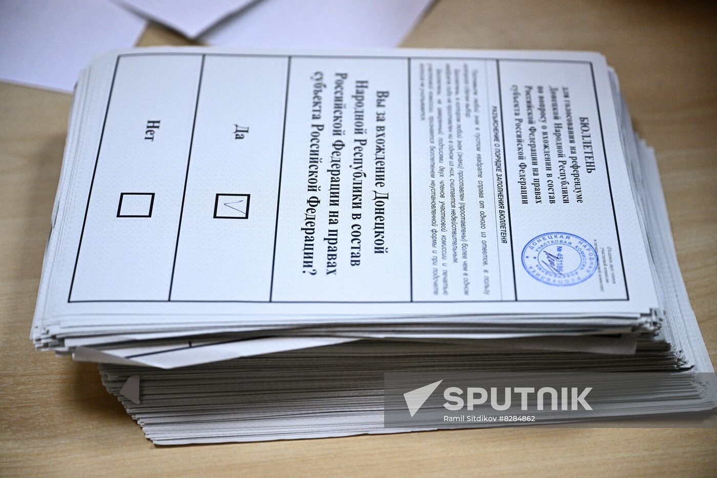 Russia Joining Referendum Vote Counting