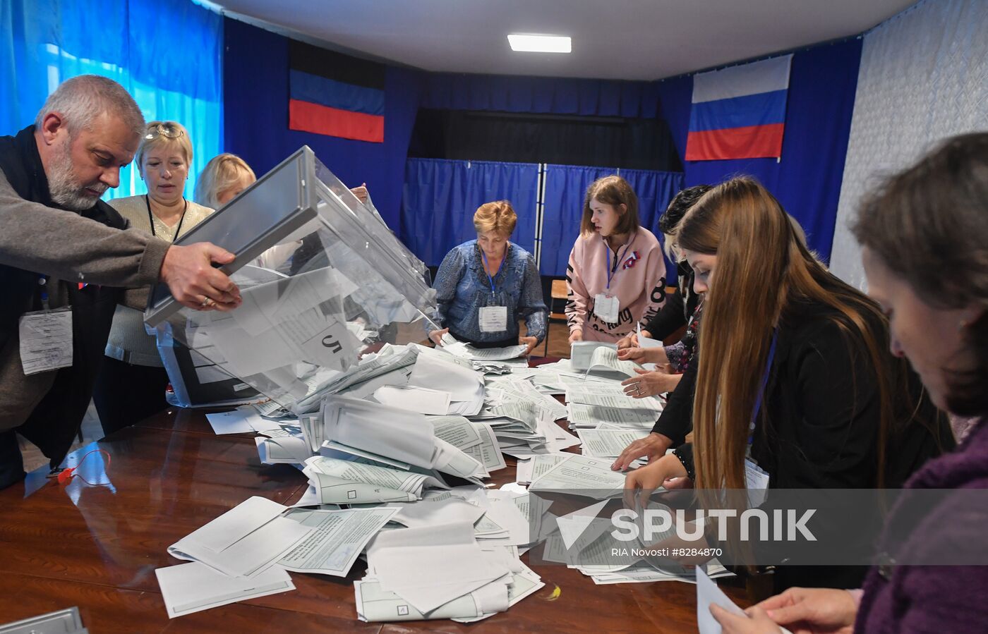 Ukraine DPR LPR Russia Joining Referendum Vote Counting