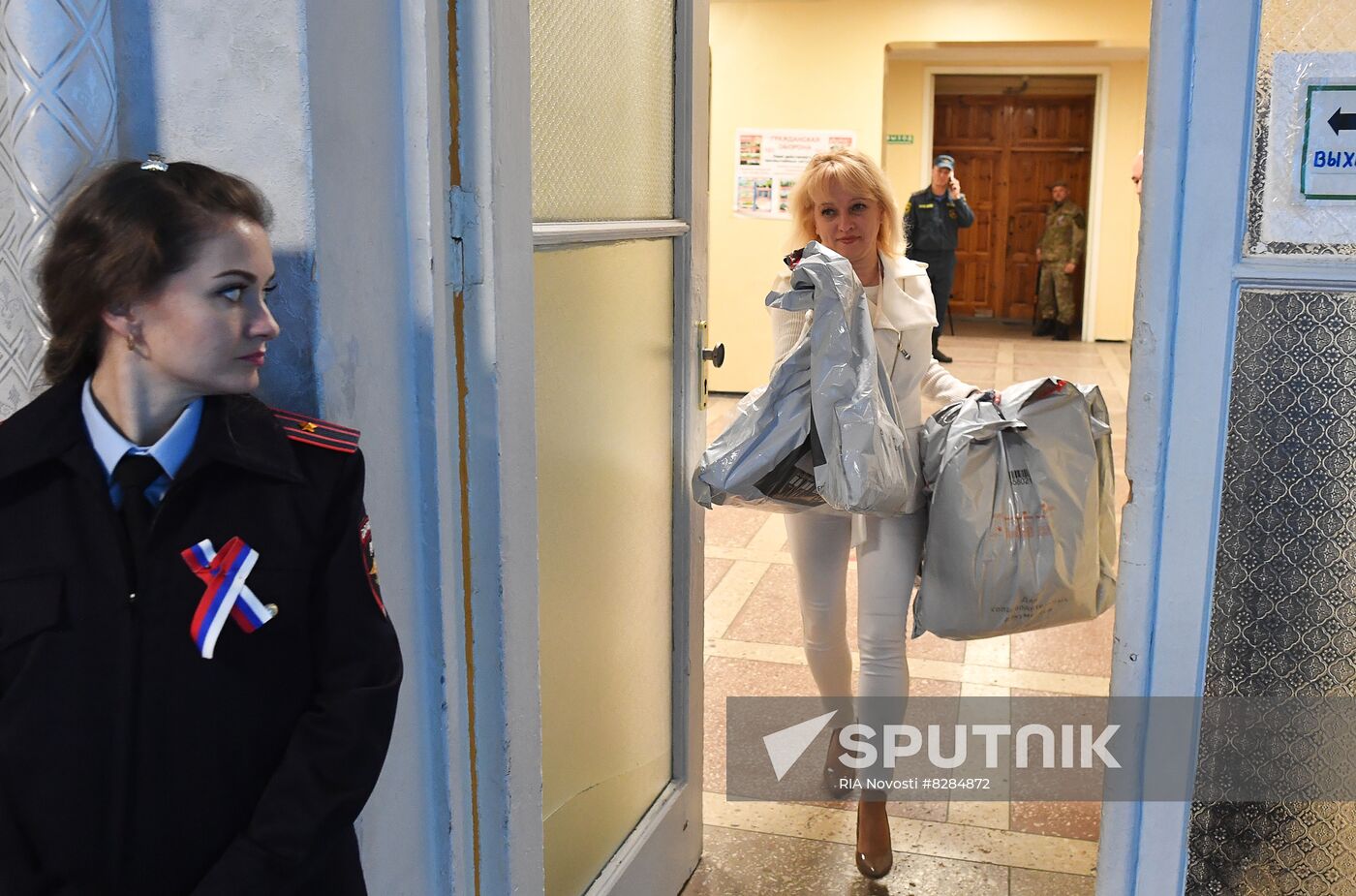 Ukraine DPR LPR Russia Joining Referendum Vote Counting