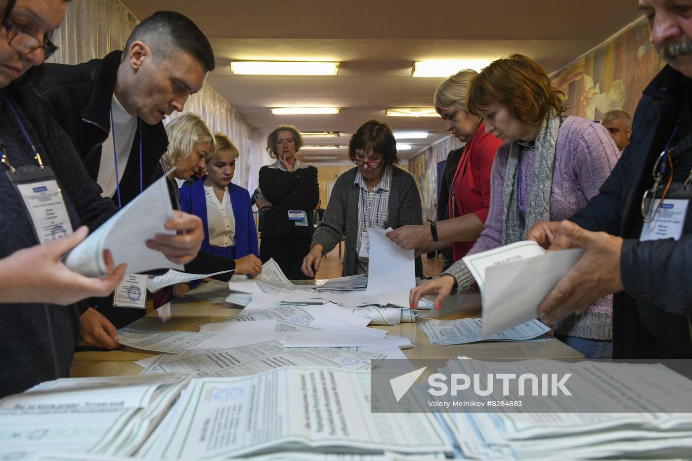 Ukraine DPR LPR Russia Joining Referendum Vote Counting