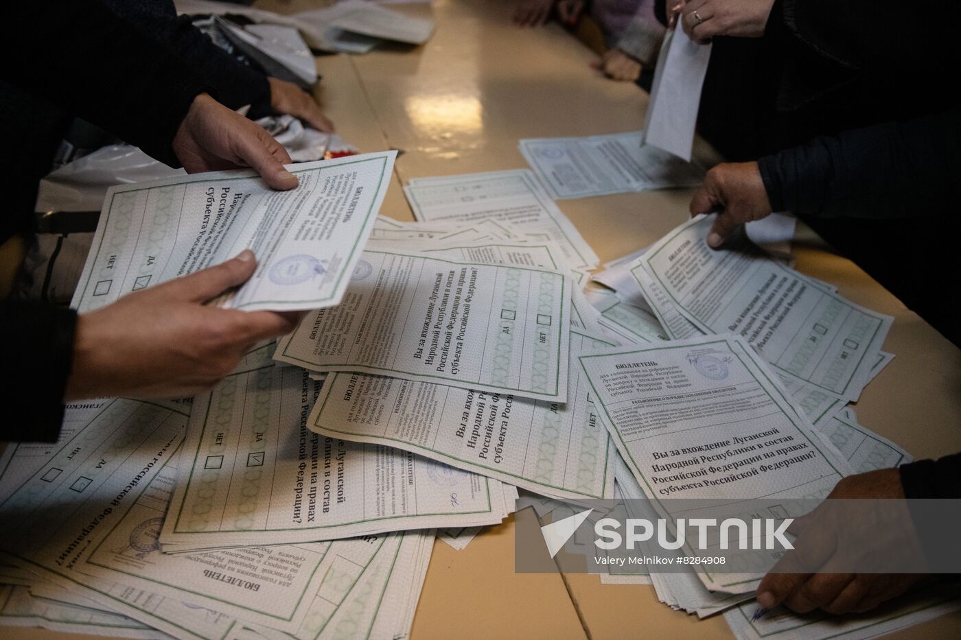 Ukraine DPR LPR Russia Joining Referendum Vote Counting