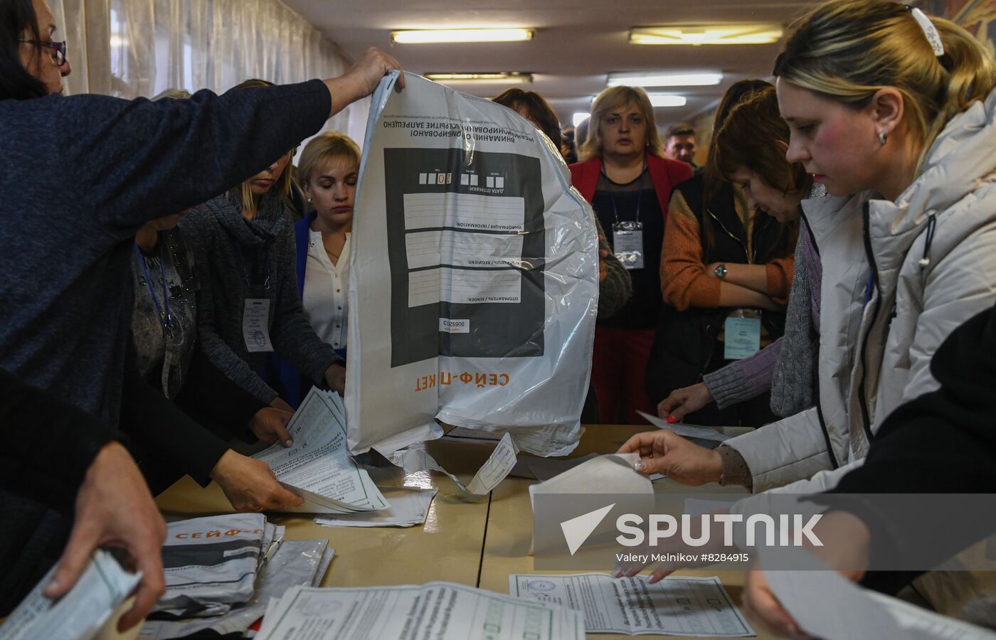 Ukraine DPR LPR Russia Joining Referendum Vote Counting