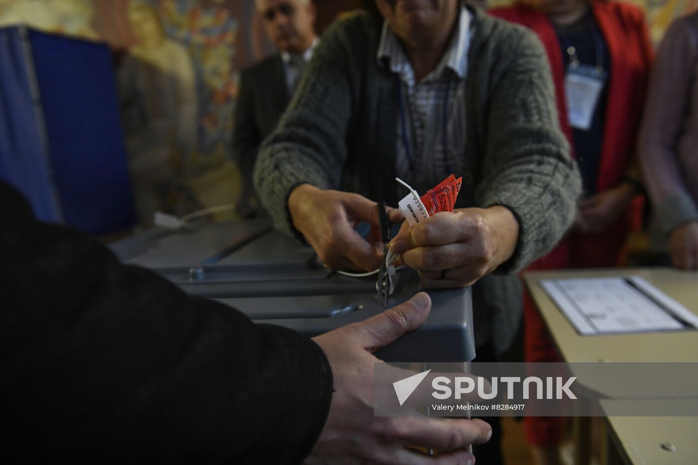 Ukraine DPR LPR Russia Joining Referendum Vote Counting