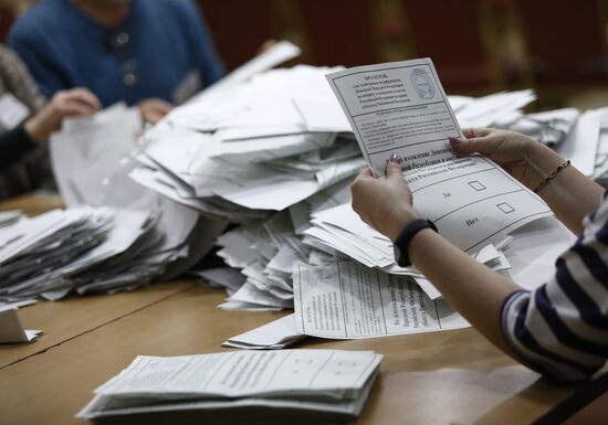 Russia Joining Referendum Vote Counting