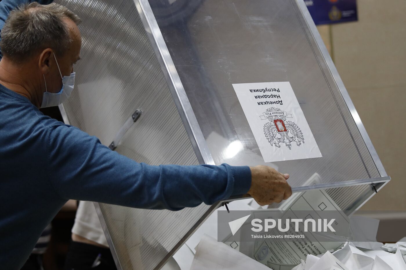 Russia Joining Referendum Vote Counting