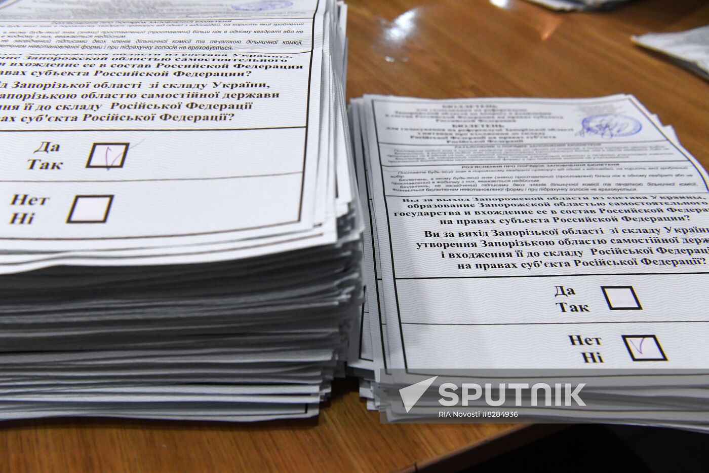 Ukraine DPR LPR Russia Joining Referendum Vote Counting