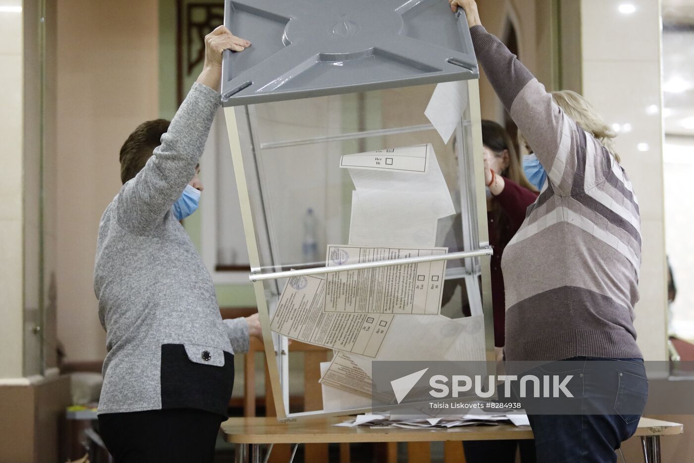 Russia Joining Referendum Vote Counting