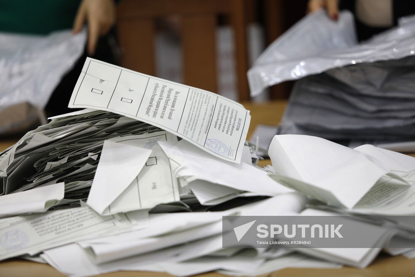 Russia Joining Referendum Vote Counting