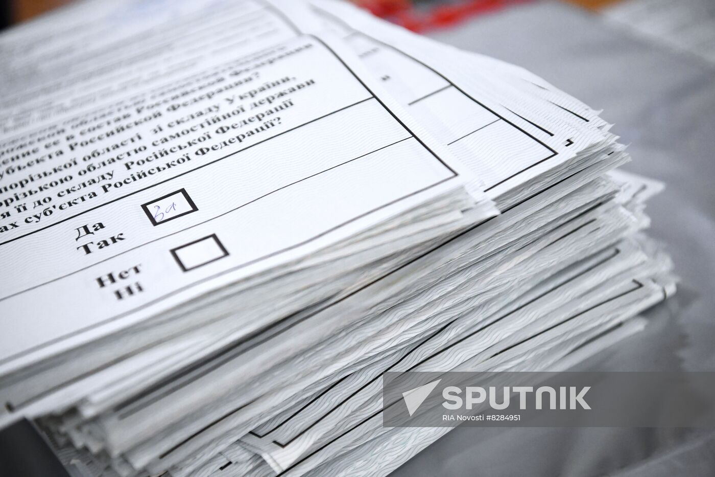 Ukraine DPR LPR Russia Joining Referendum Vote Counting