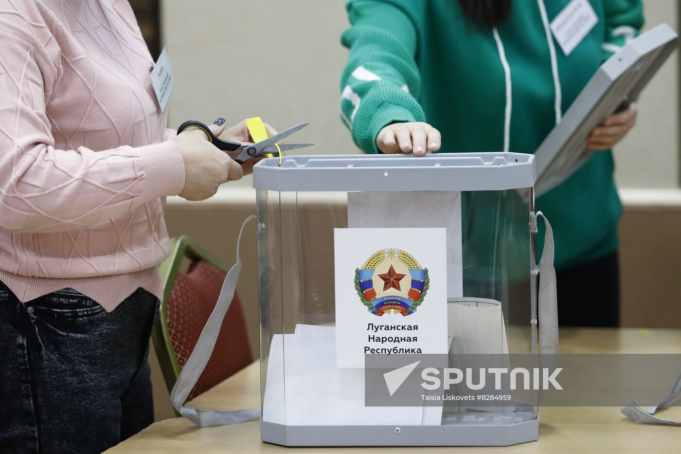 Russia Joining Referendum Vote Counting