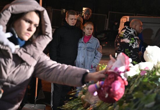 Russia School Shooting Flowers