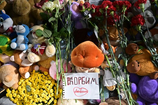 Russia School Shooting Flowers