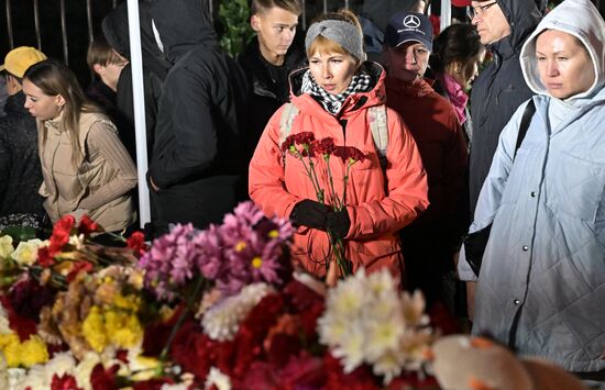 Russia School Shooting Flowers