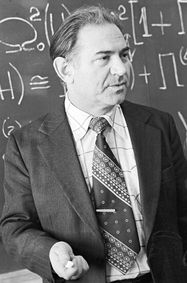 Physical chemist Isaak Bersuker