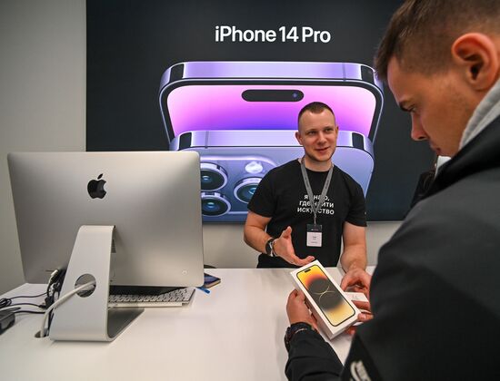 Russia Apple New iPhone