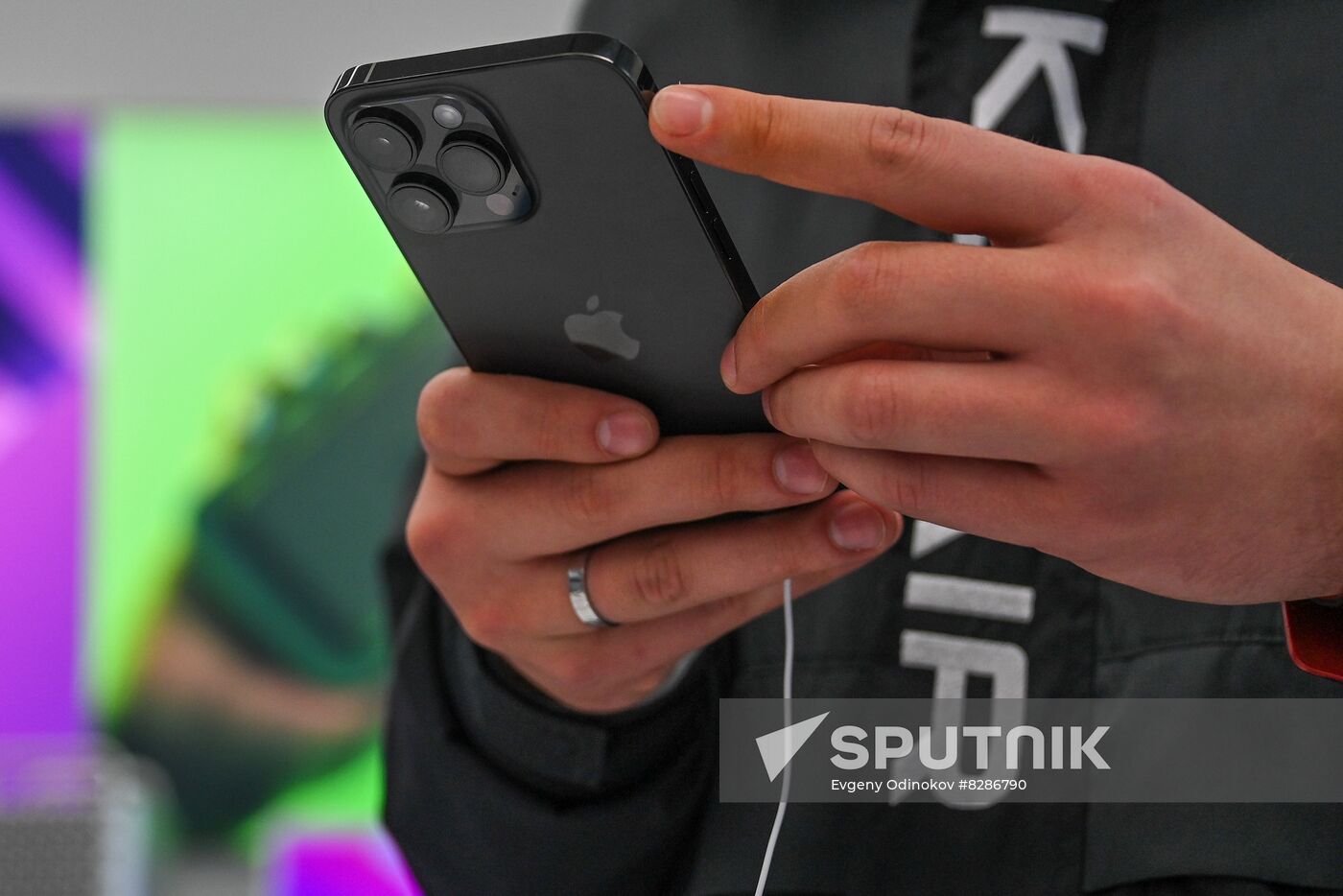 Russia Apple New iPhone