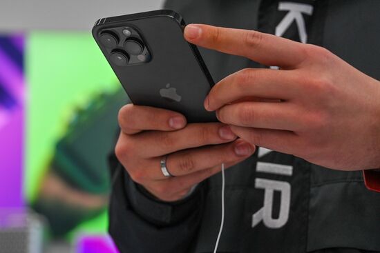 Russia Apple New iPhone