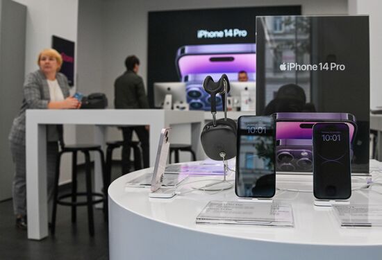 Russia Apple New iPhone
