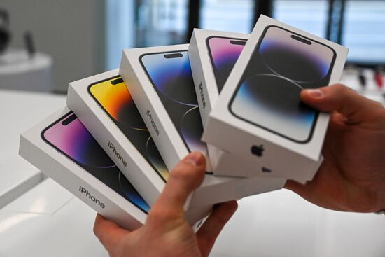 Russia Apple New iPhone