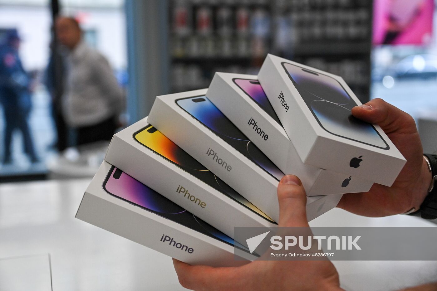 Russia Apple New iPhone