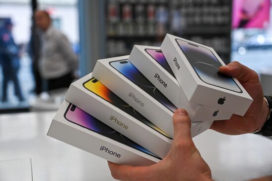 Russia Apple New iPhone