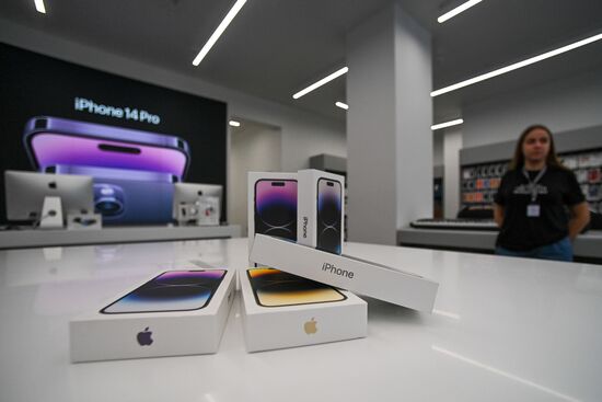 Russia Apple New iPhone