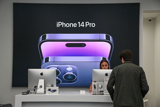 Russia Apple New iPhone