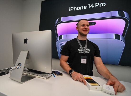Russia Apple New iPhone
