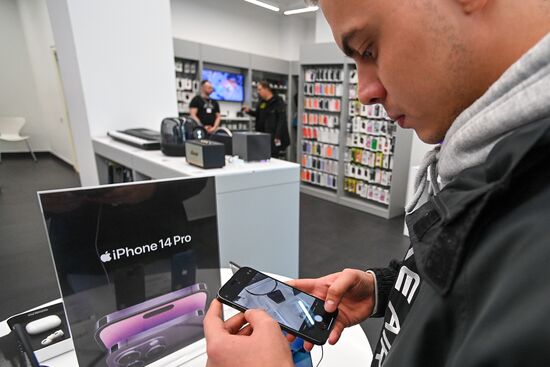 Russia Apple New iPhone
