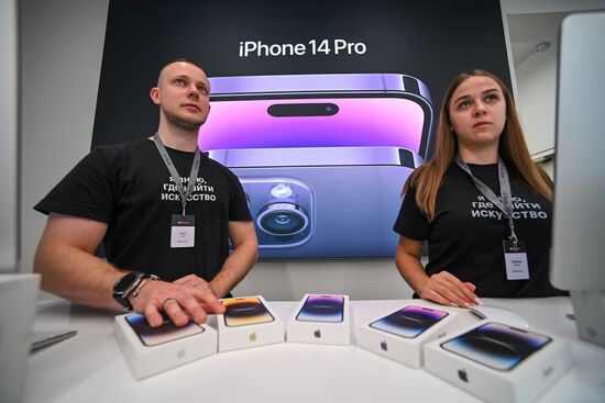 Russia Apple New iPhone