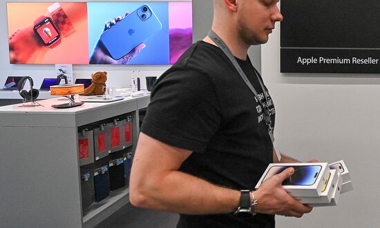 Russia Apple New iPhone