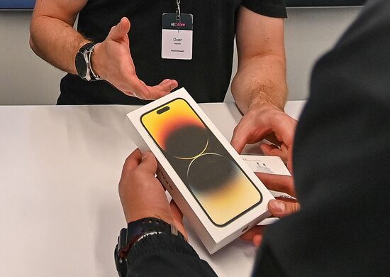 Russia Apple New iPhone