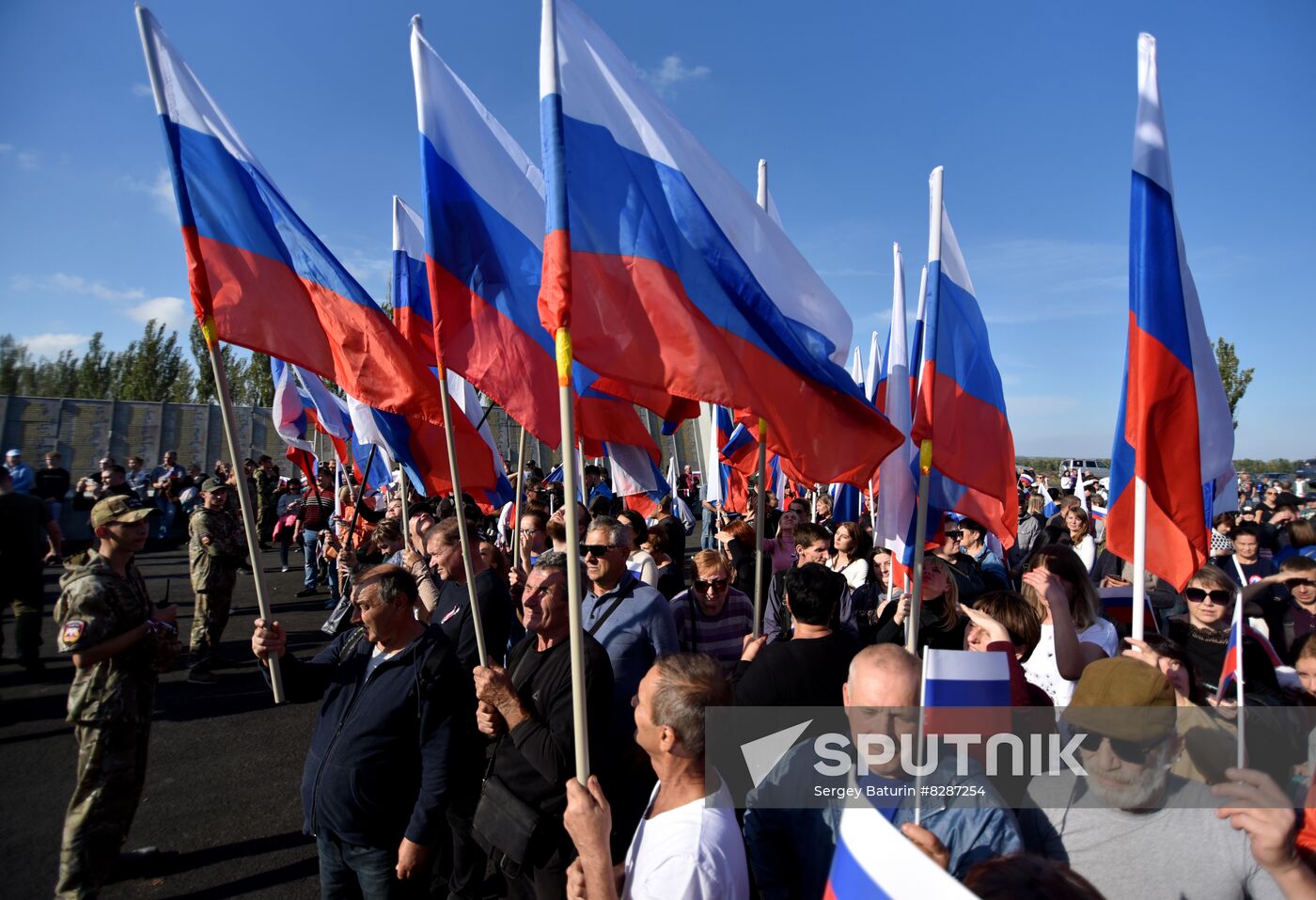 DPR Russia Accession Rally