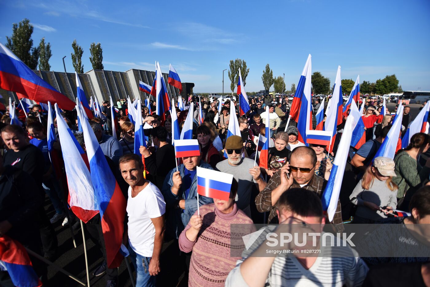 DPR Russia Accession Rally