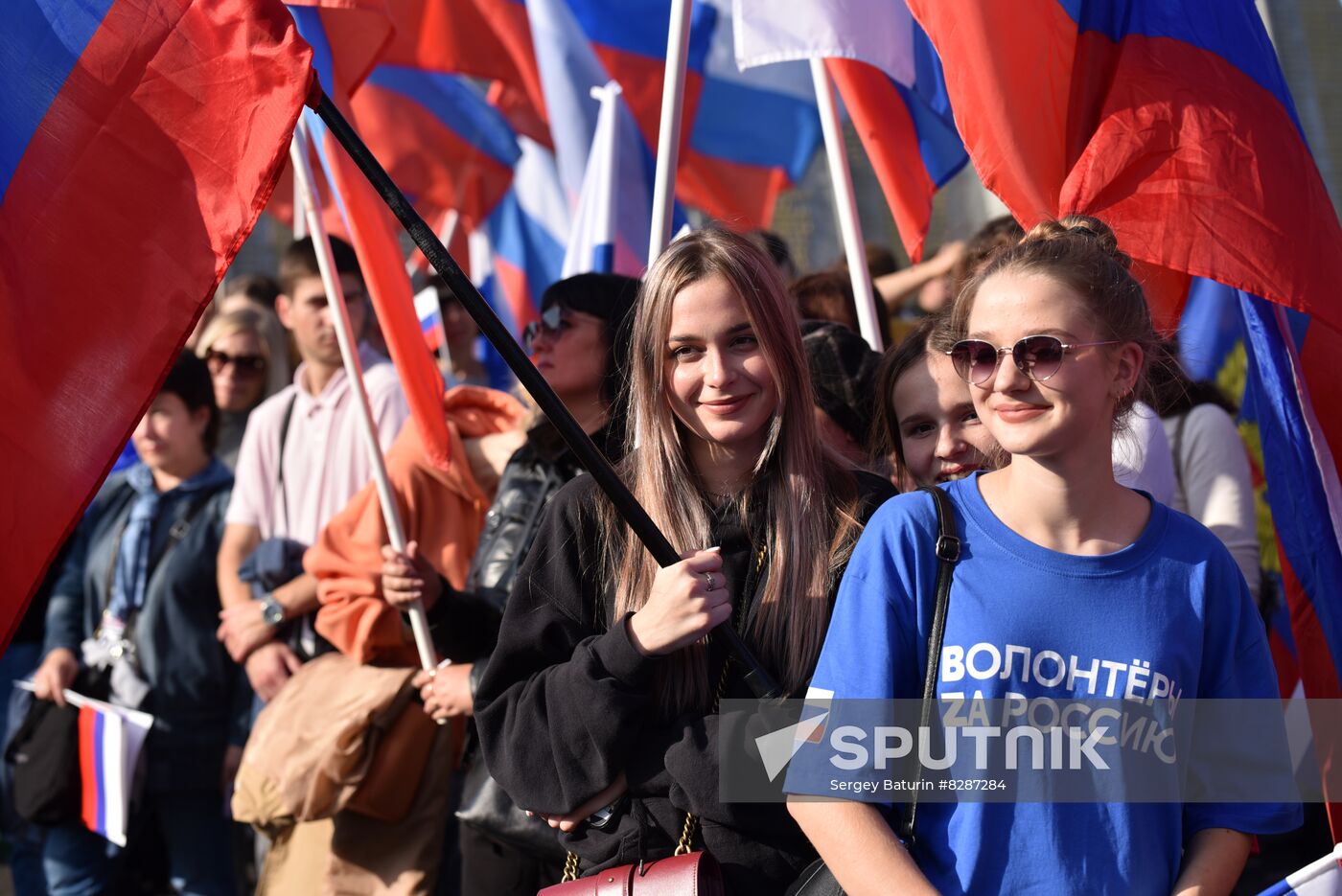 DPR Russia Accession Rally