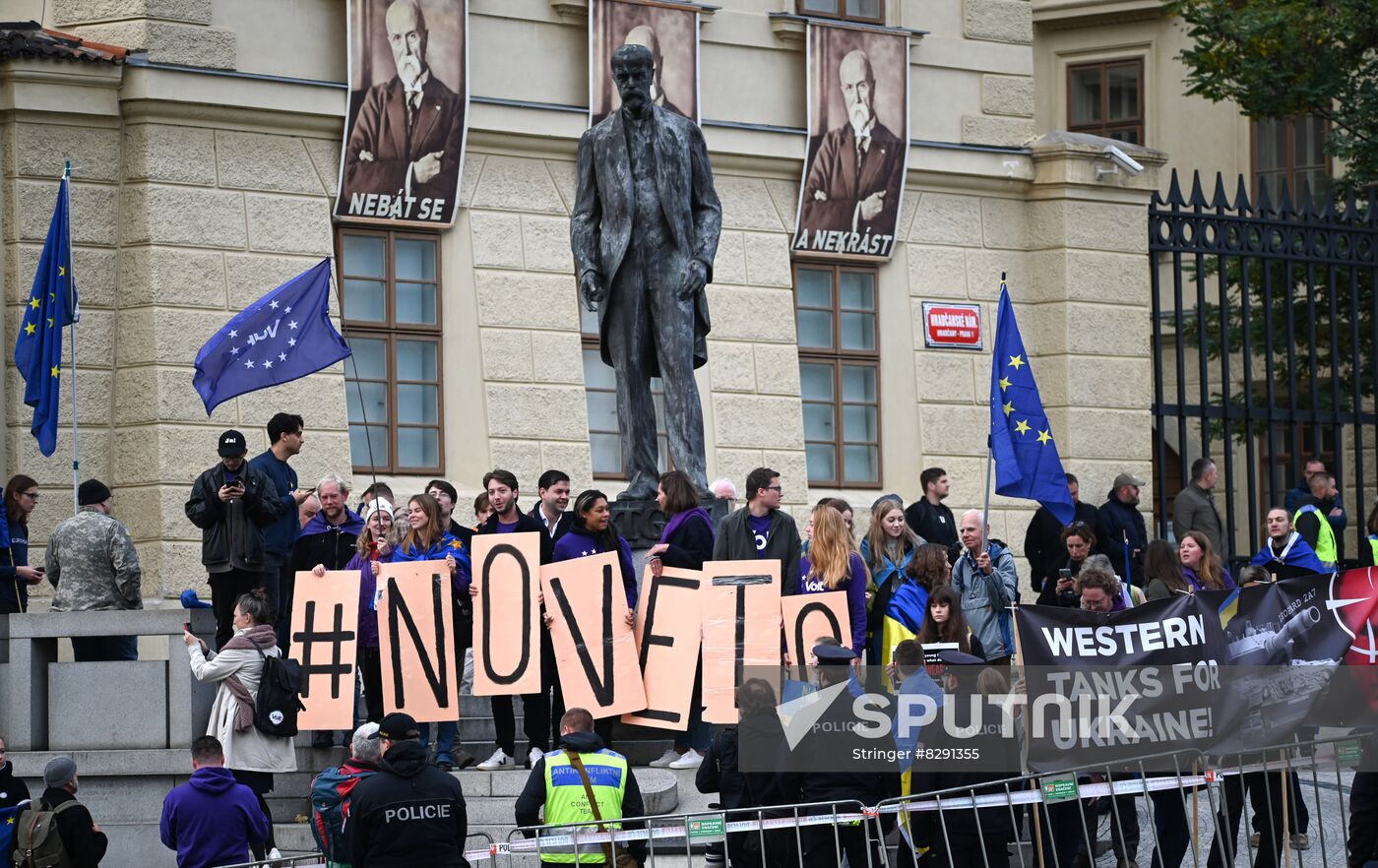 Czech Republic European Political Community Summit Arrival