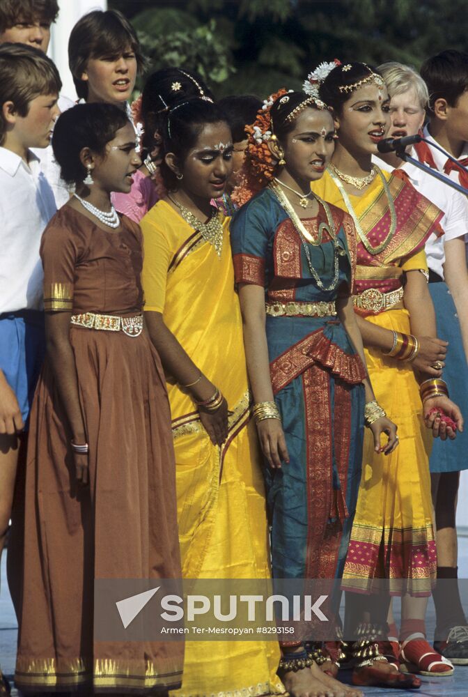 Indian schoolchildren in Artek