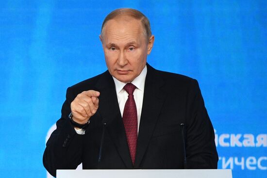 Russia Putin Energy Week Forum