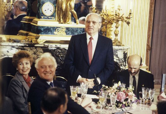 Mikhail Gorbachev visits US