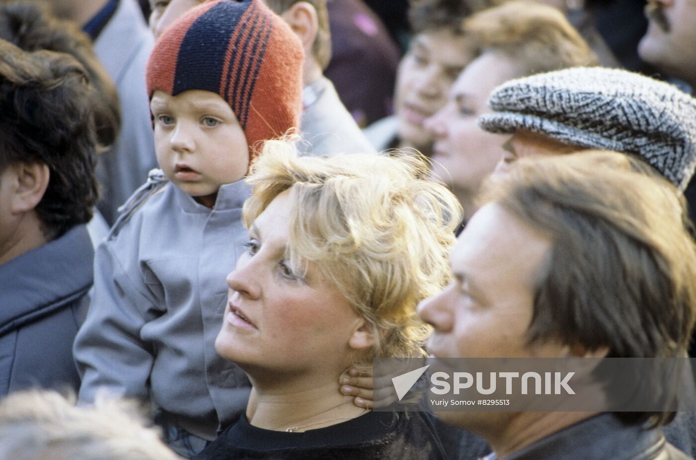 Vorkuta residents listen to speech by Boris Yeltsin