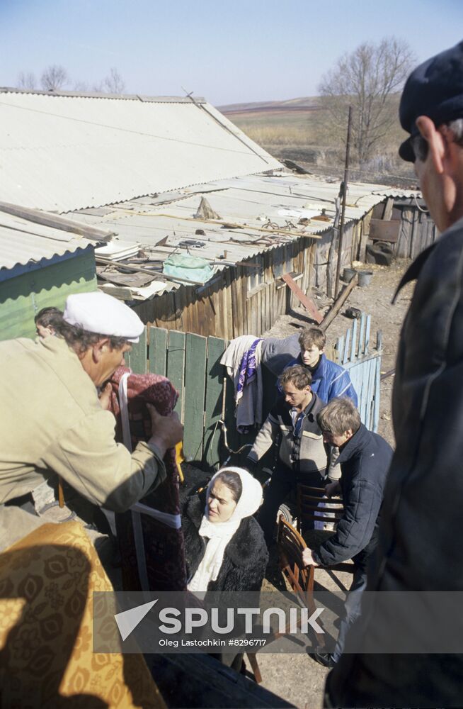 Evacuation from Muzhichya Pavlovka near Orenburg