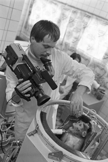 Preparing primates for space flight