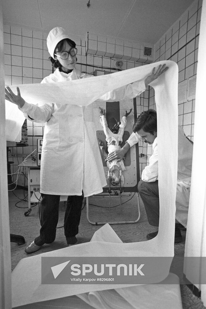 Preparing primates for space flight