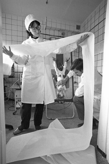 Preparing primates for space flight