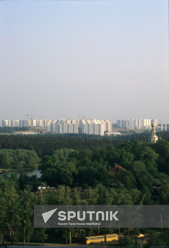 Bus travels around Moscow