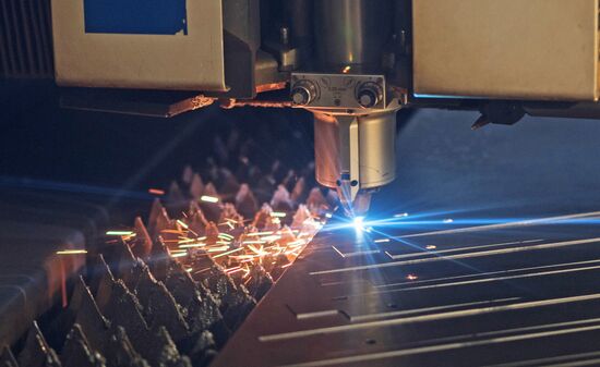 Laser device cuts metal components at Rostselmash Co. production site