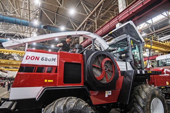 DON 680M fodder harvester of Rostselmash Co.