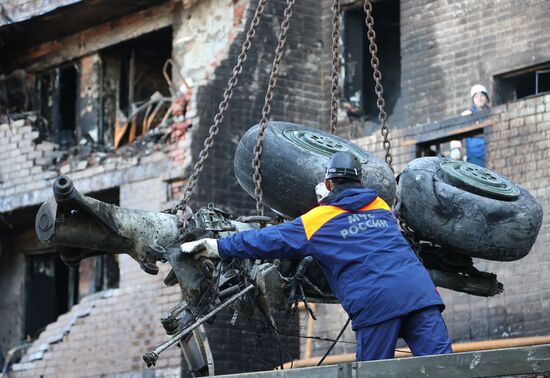 Russia Plane Crash Debris Removal