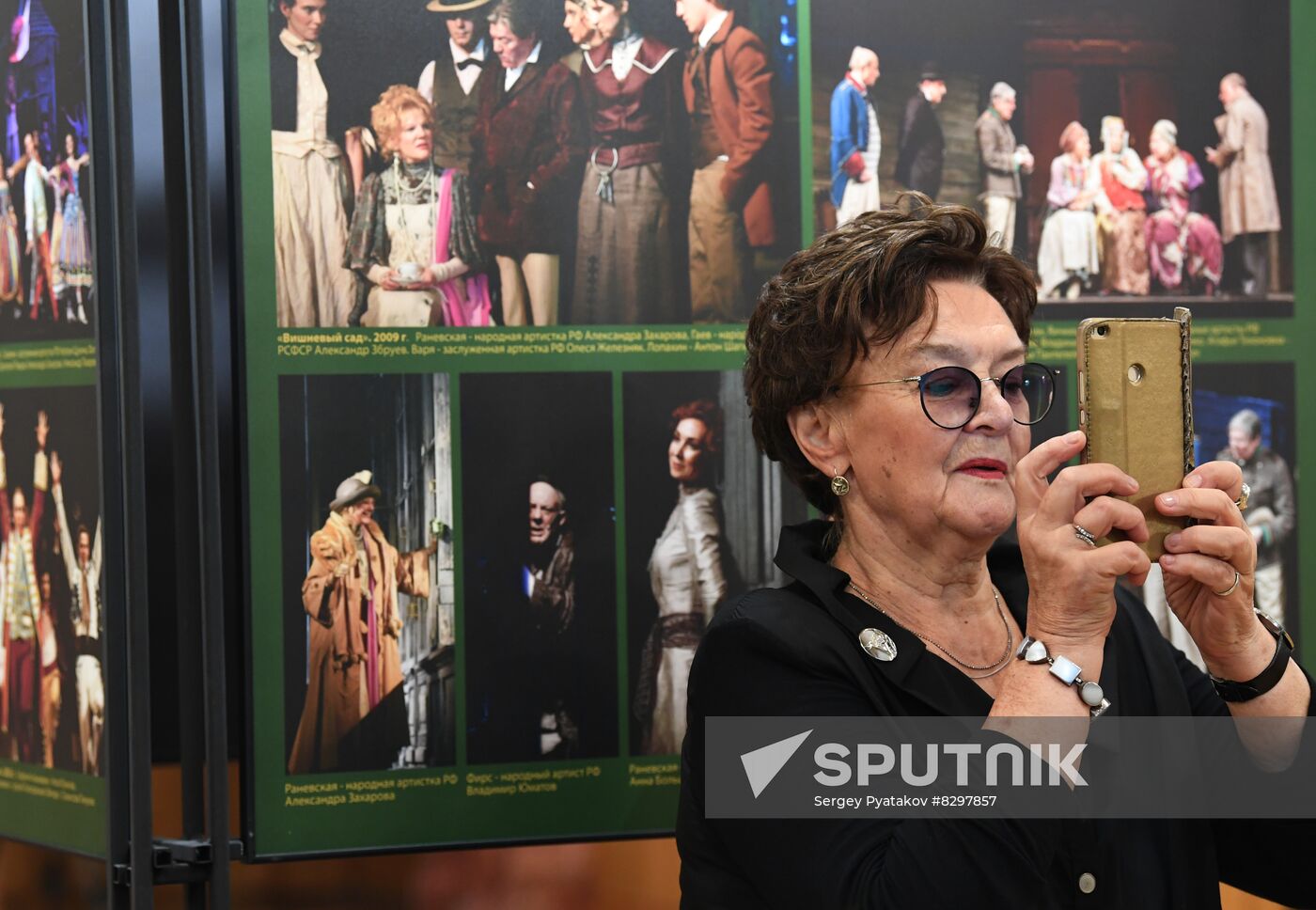Opening exhibition marking anniversary of Mark Zakharov's Lenkom Theater