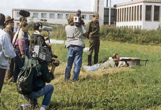 Journalists of testing grounds